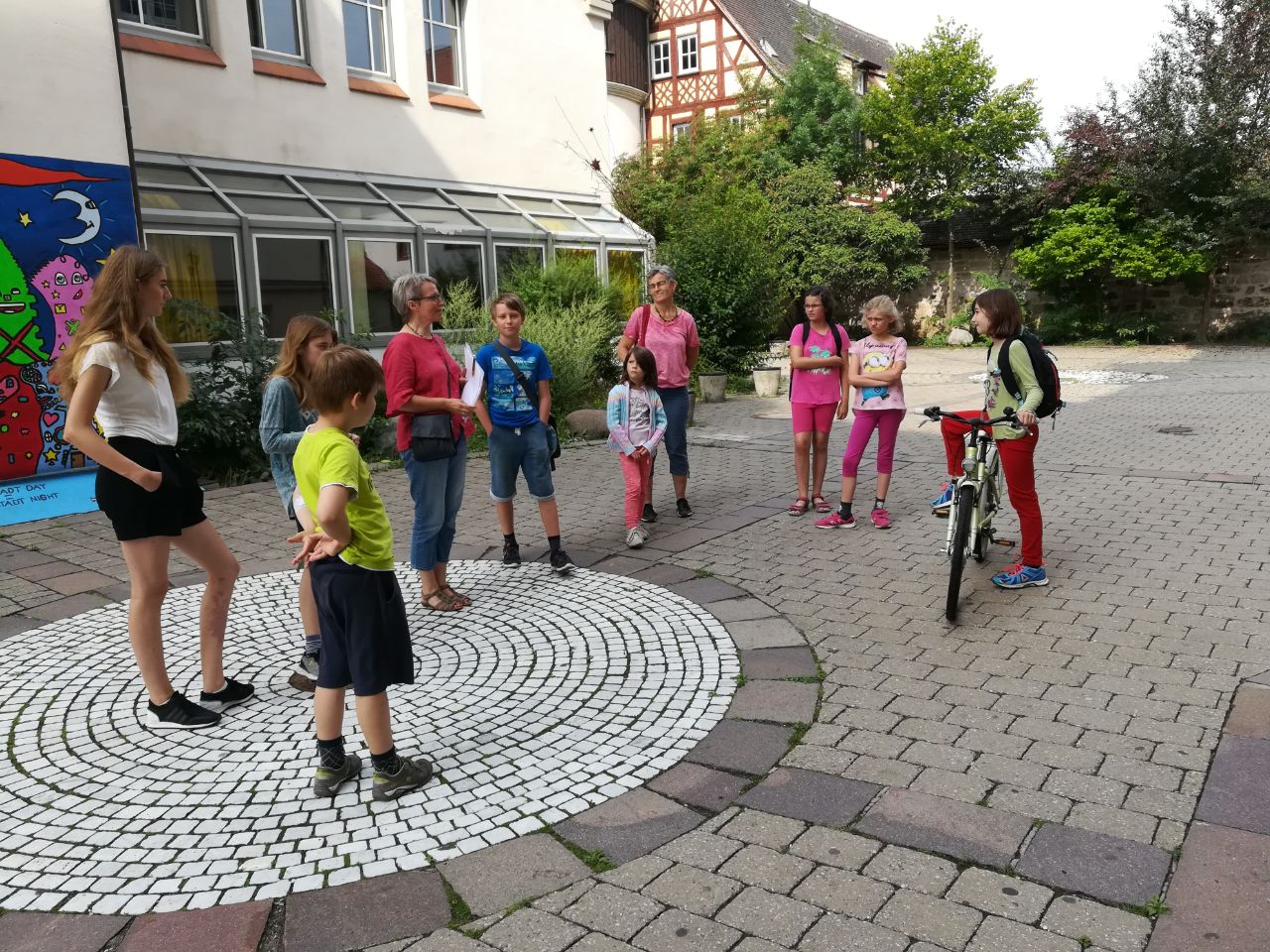 Kinderferientag - das neue Schloss seit genau 70 Jahren eine Schule