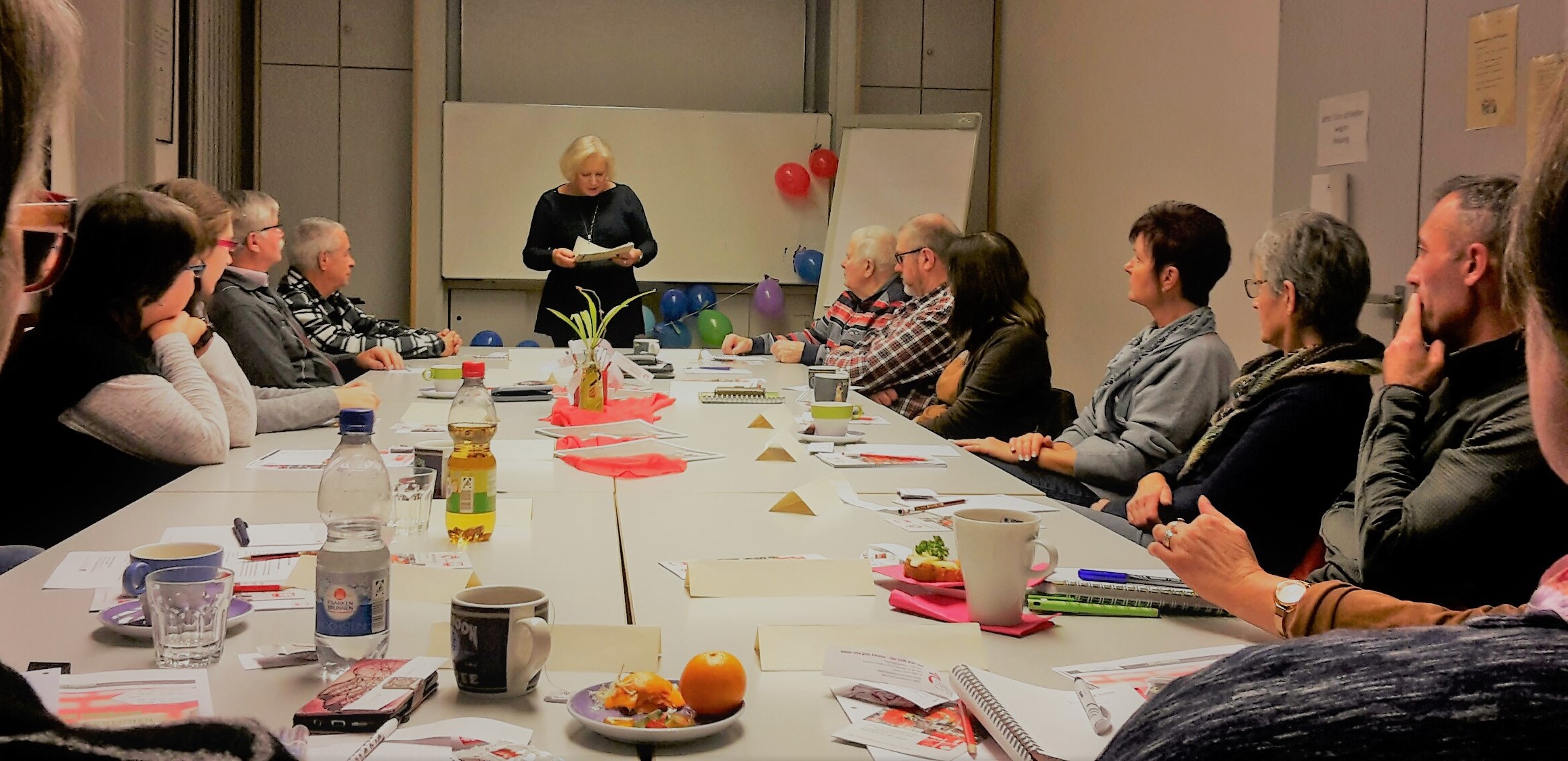 Rede-ABC - die Seminargruppe mit Rhetorik-Trainerin Juliane Freund